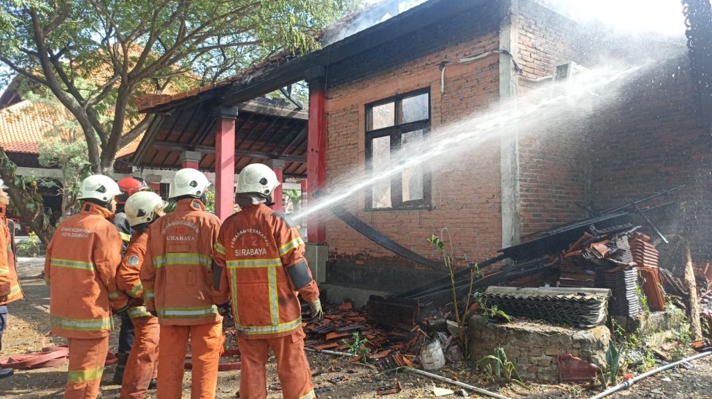 Pura Segara Kenjeran Surabaya Kebakaran