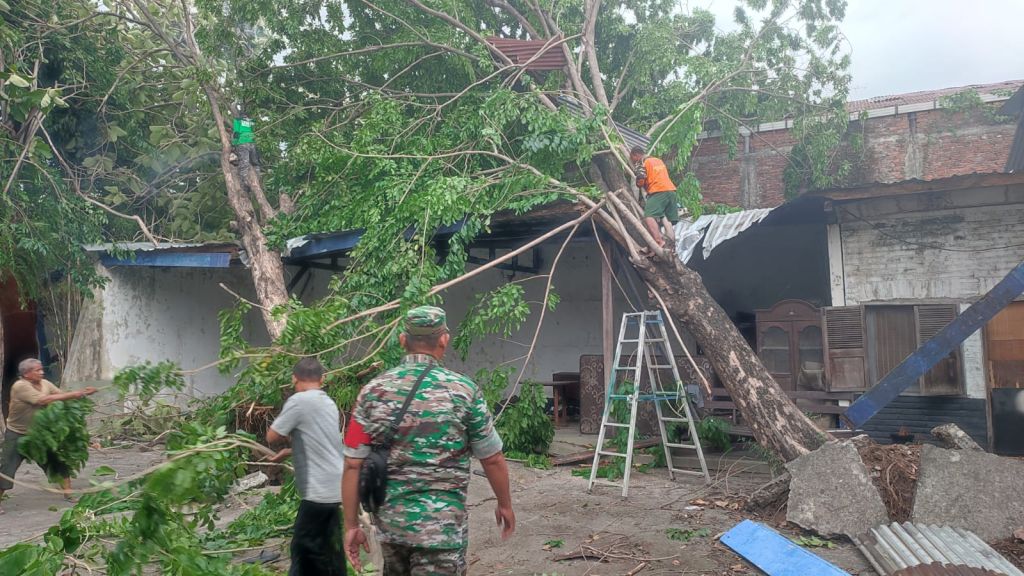 2 Desa di Sidoarjo Porak Poranda Diterjang Puting Beliung