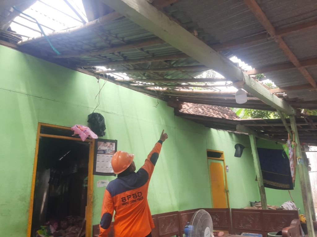Puting Beliung Terjang Situbondo, 8 Rumah Warga Rusak