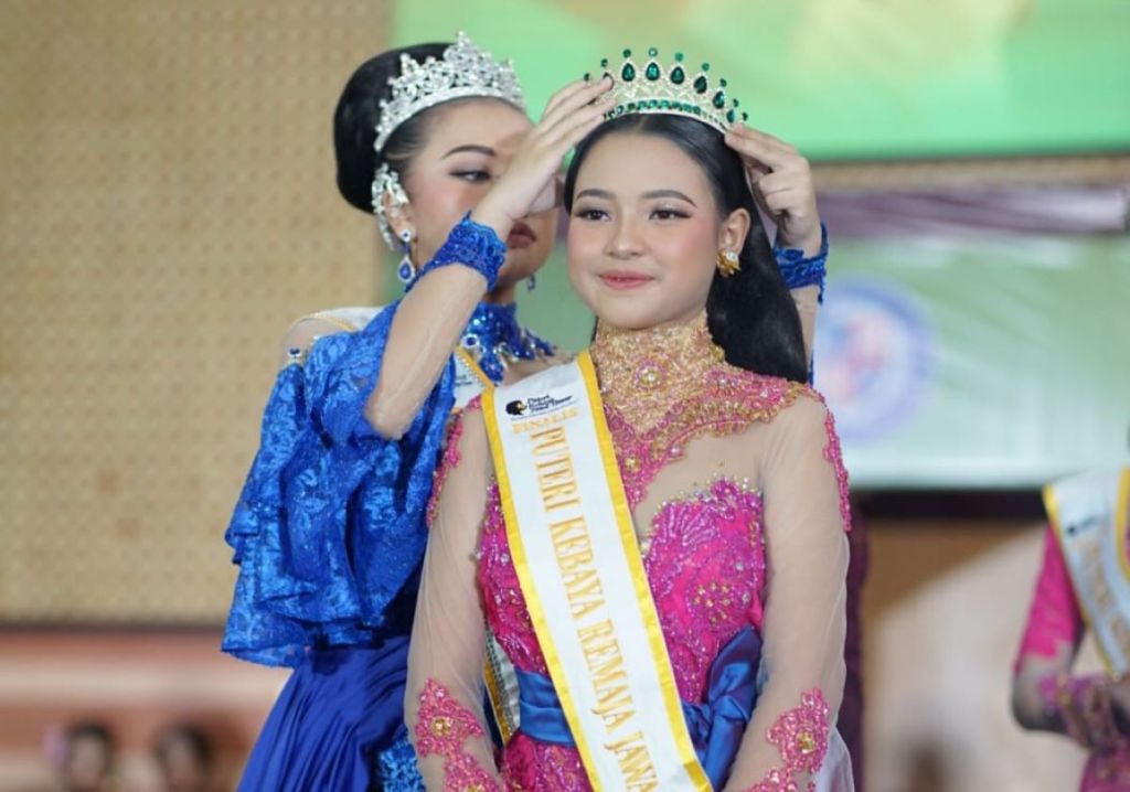 Ahmida Nabyla Dara Asal Kota Mojokerto Raih Juara II Putri Kebaya Remaja Jatim 2024