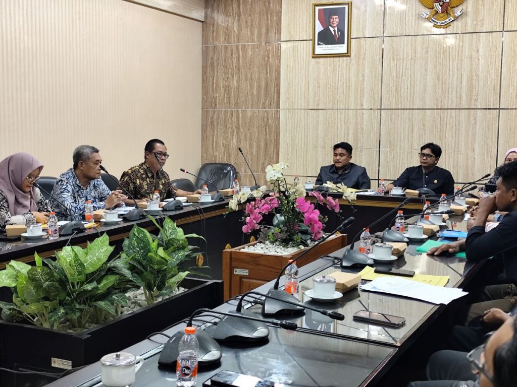 Dewan Gelar RDP Bahas Polemik Toko Retail Modern Berjaringan di Jember 