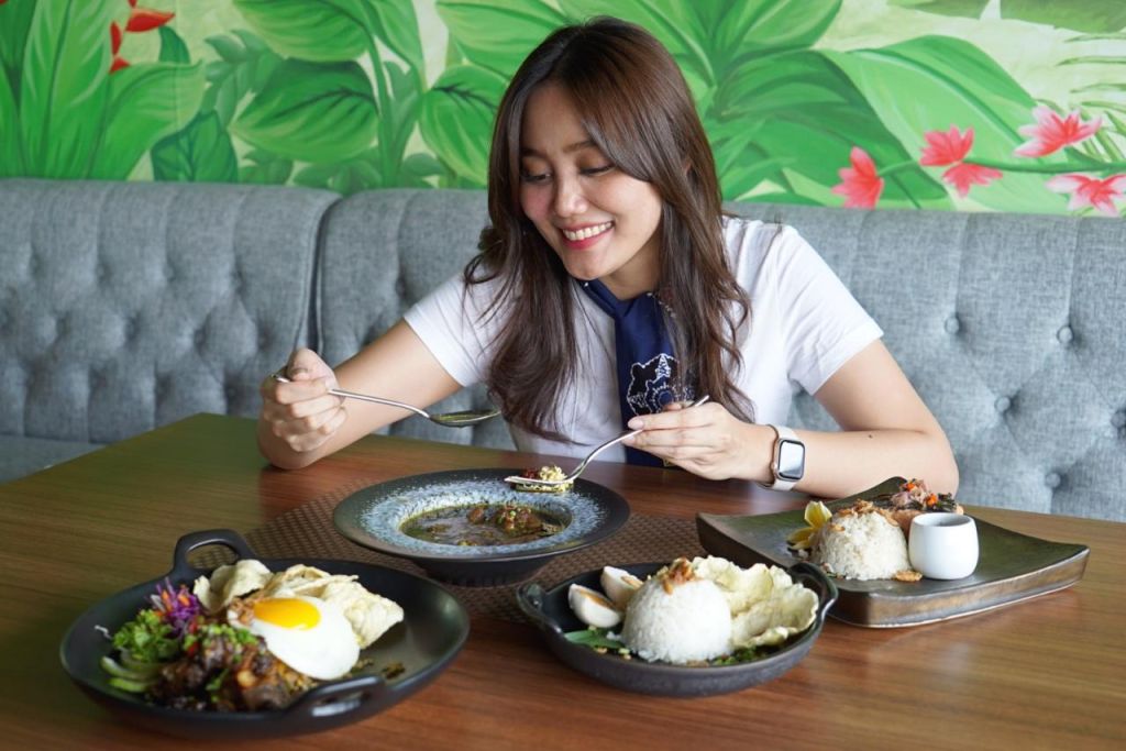 Jelajah Cita Rasa Nusantara dengan Menu Rawon Kikil