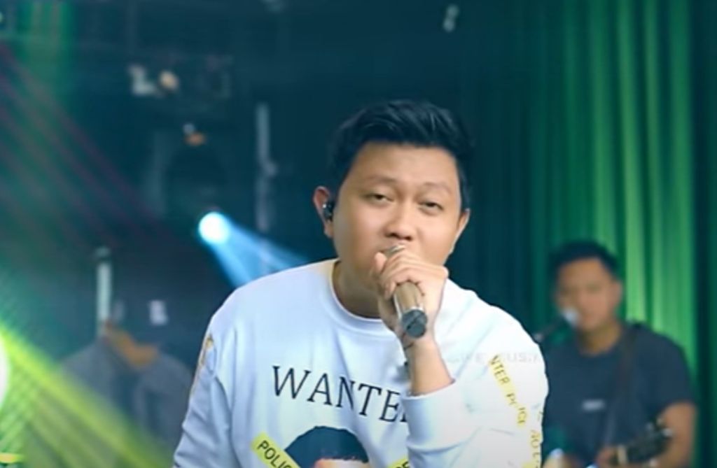 Lirik Lagu Salam Tresno Denny Caknan