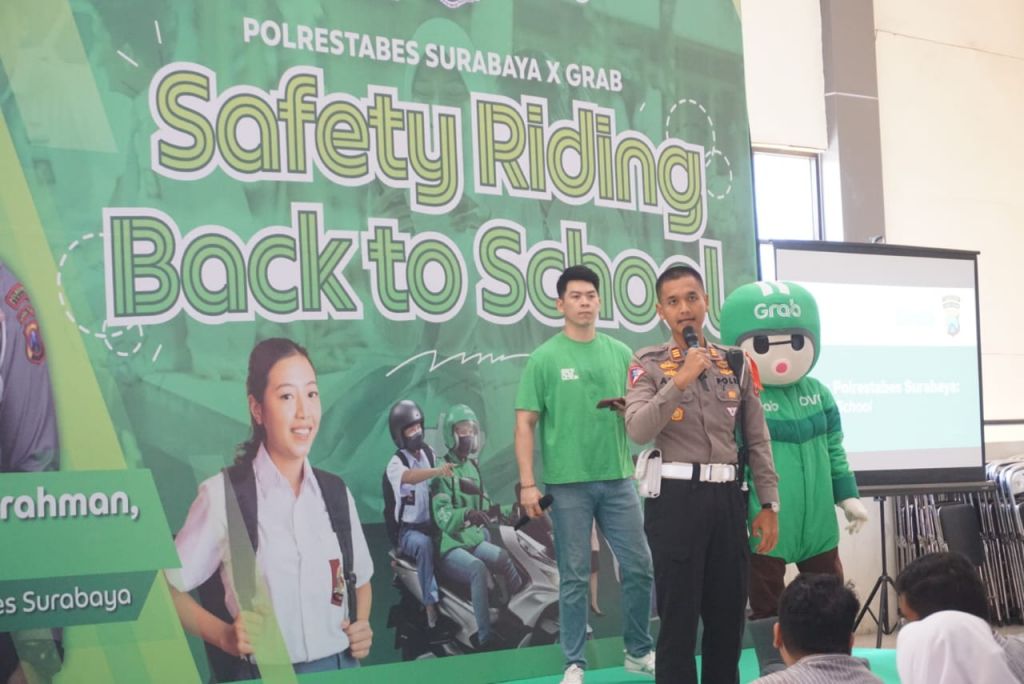 Polrestabes Surabaya Gandeng Grab Gelar Safety Riding Back To School