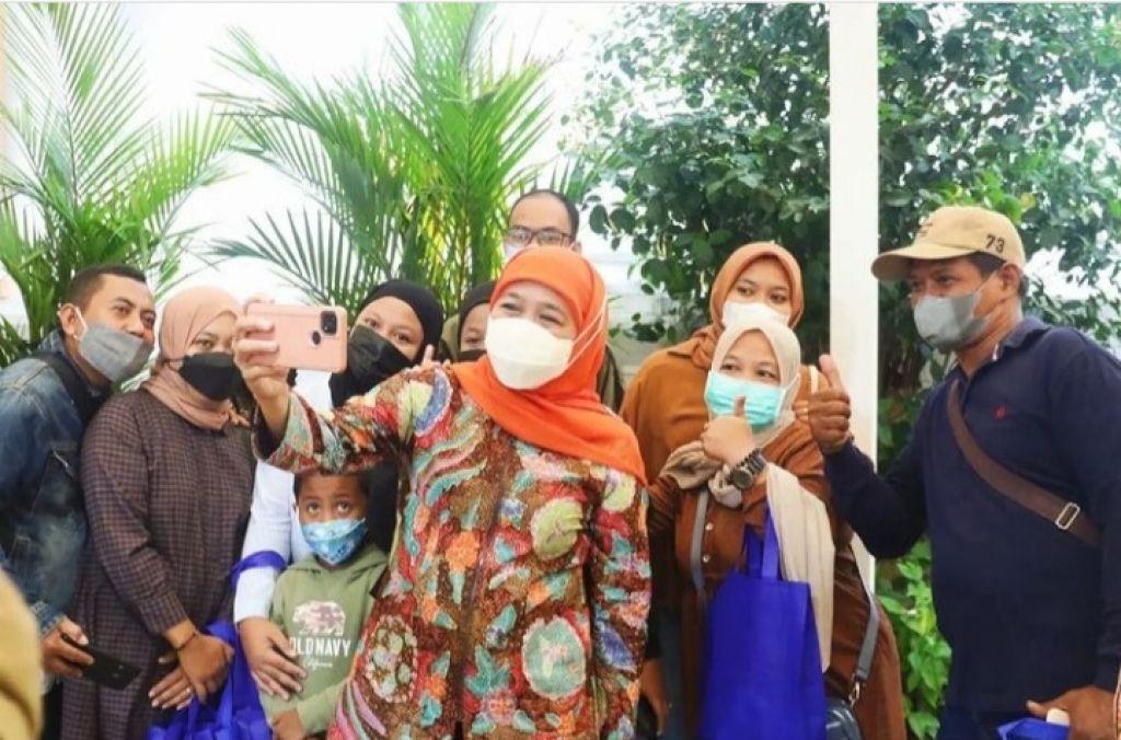Sapa Warga, Gubernur juga Ajak Penumpang Speedboat Selfie Bersama