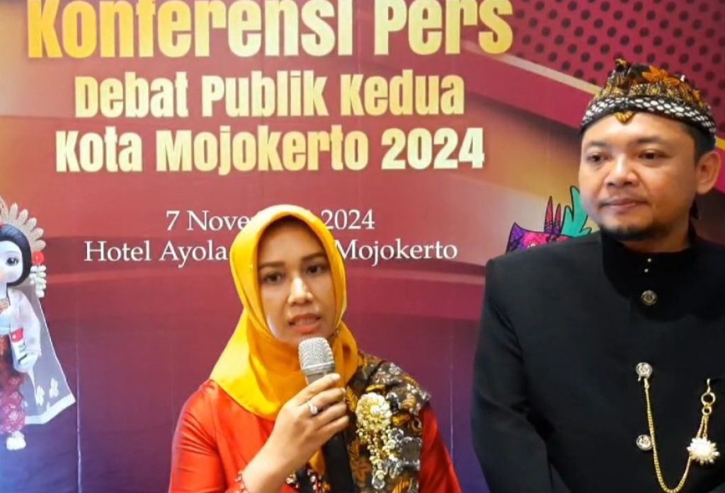Debat Kedua Sajikan Salah Data, Paslon Ning Ita-Cak Sandi Pertanyakan Kredibilitas Panelis