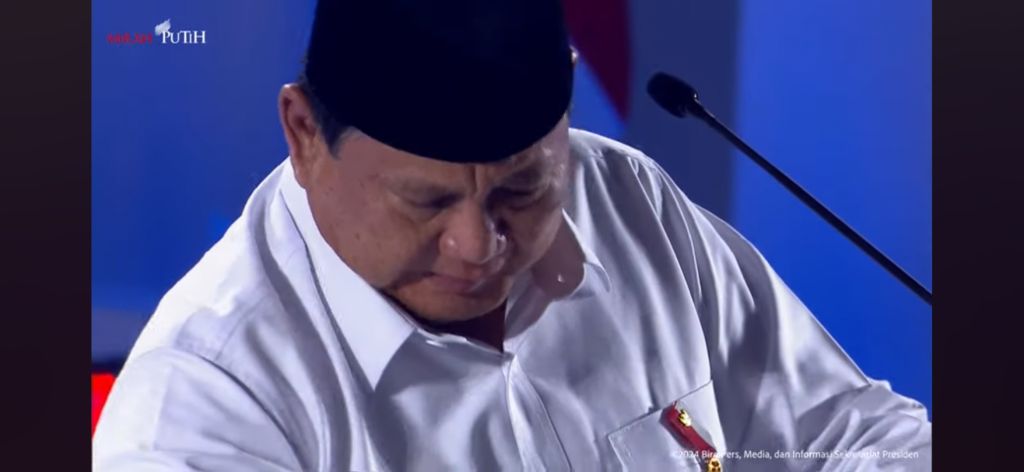 Presiden Prabowo Menangis saat Pidato Peringatan Puncak Hari Guru Nasional