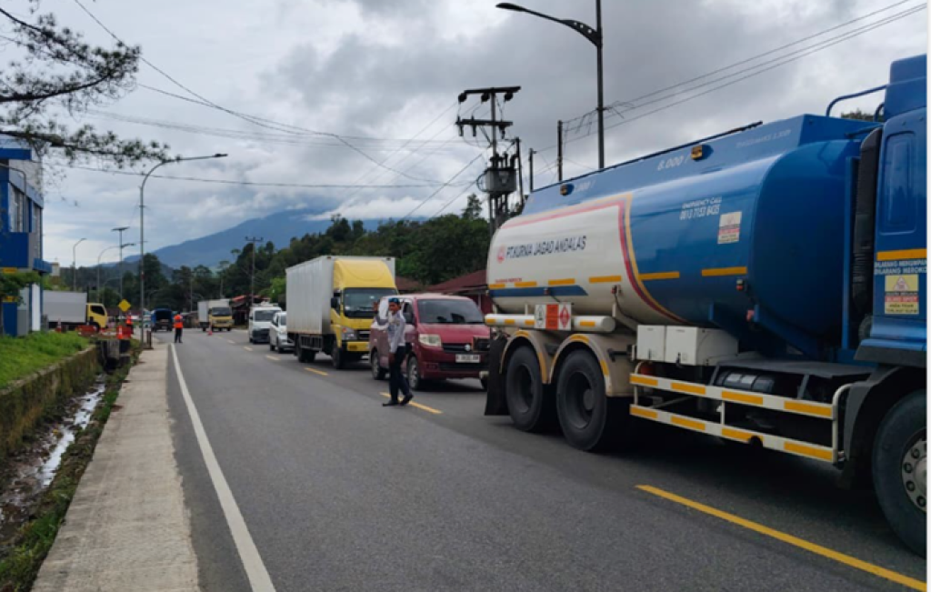 Sumbar Dapat Tambahan 310 Ribu Liter Solar untuk Penanganan Bencana, Operasional Alat Berat Makin Optimal