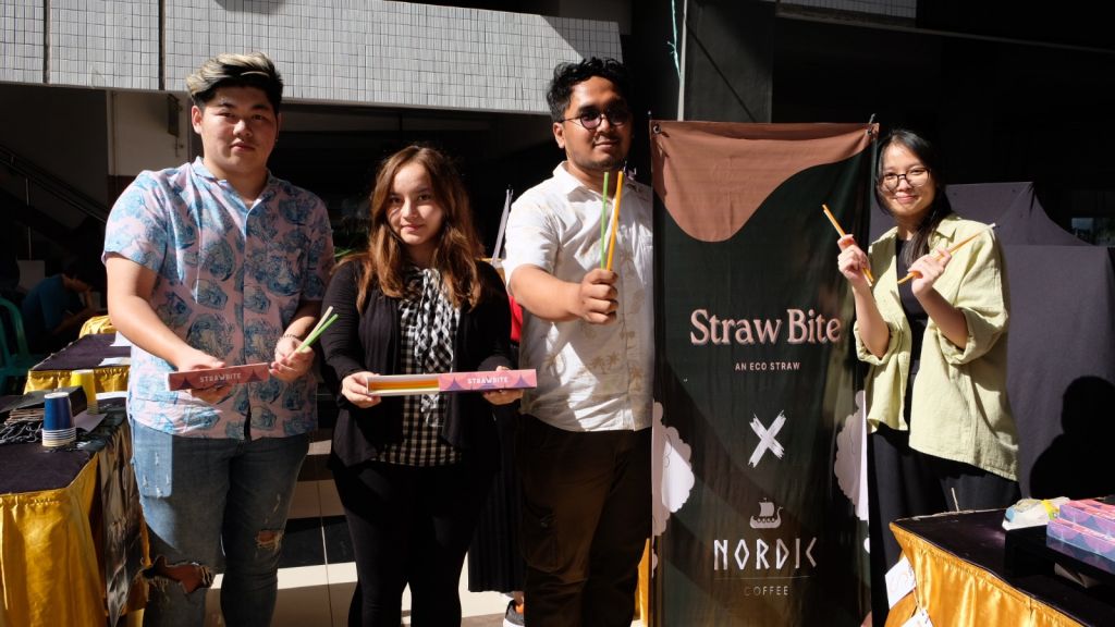 Keren! Mahasiswa Ubaya Inovasikan Sedotan yang Bisa Dimakan