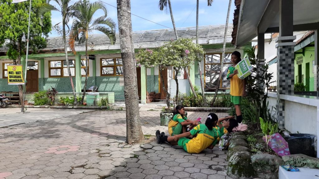 Perbaikan SDN Dawuhan Bondowoso yang Roboh Tidak Gunakan Anggaran P-APBD
