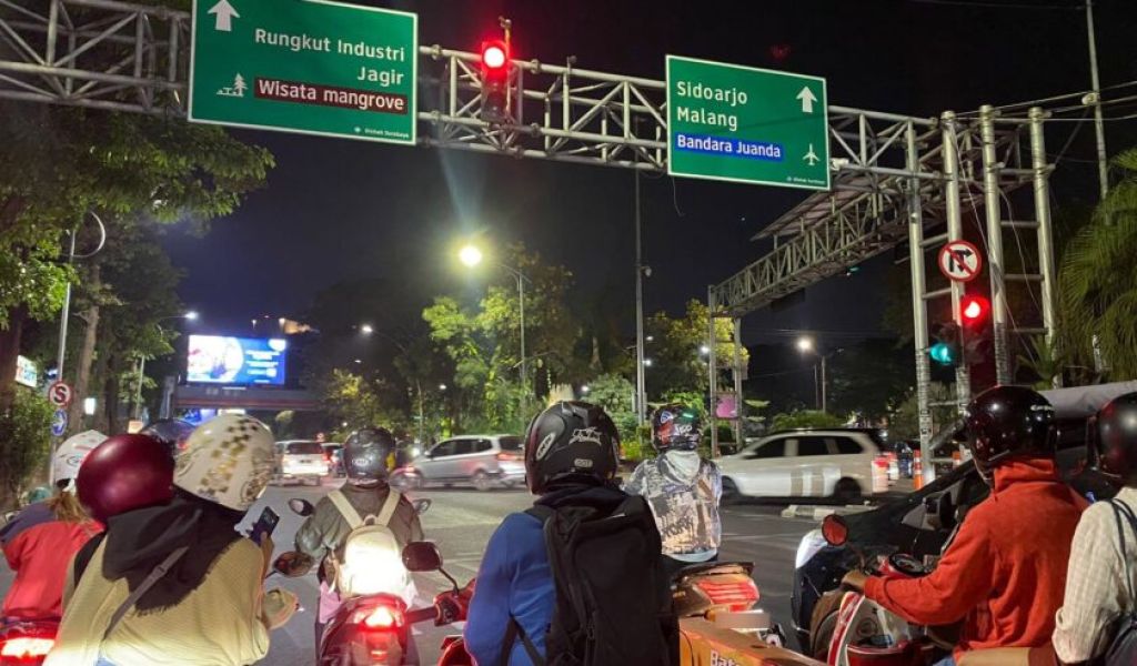 Ramadan di Surabaya: Durasi Traffic Light Diubah untuk Kurangi Kemacetan