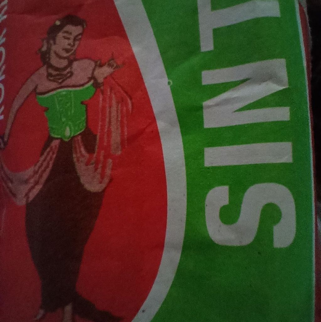 Rokok Menyan dengan Tradisi Sintren