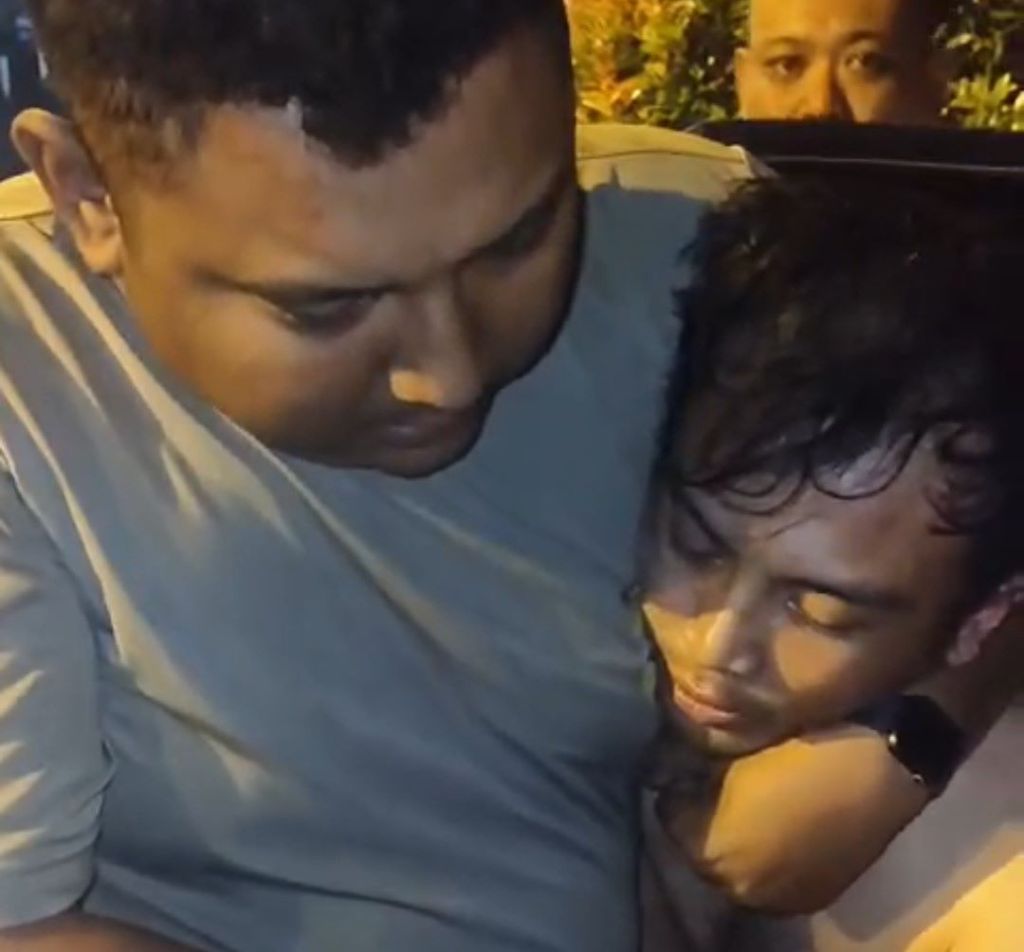 Kedapat Bawa Sabu, Sopir Pikap L300 Nangis Dipiting Polisi Mojokerto