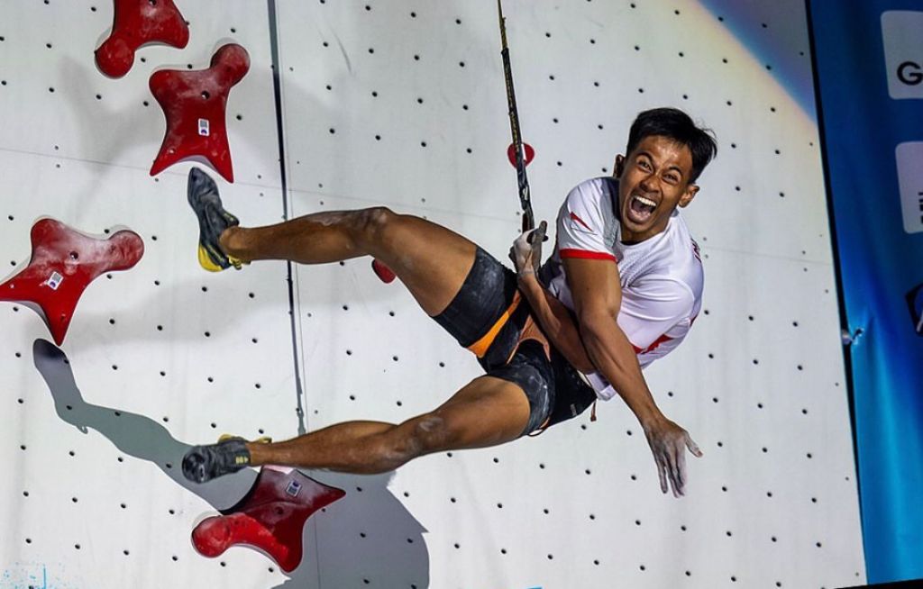 TOP! Spiderman asal UM Surabaya Sabet Emas Piala Dunia Panjat Tebing di Prancis