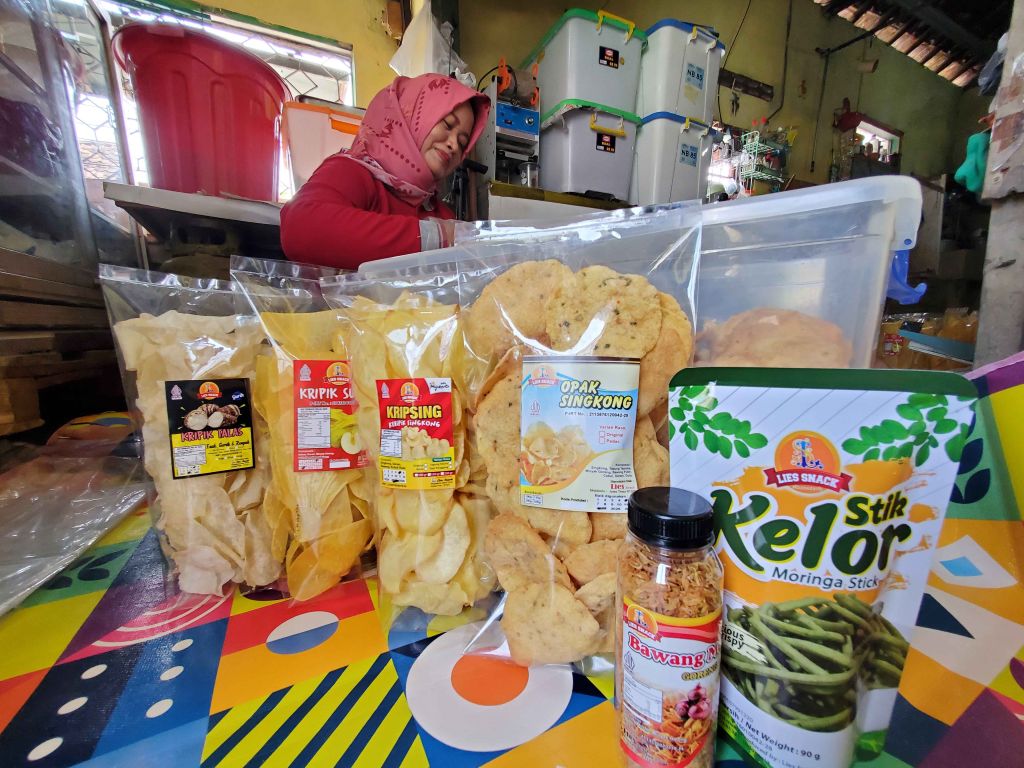 Menilik Proses Pasutri Sukses Olah Stik Kelor hingga Aneka Keripik di Mojokerto