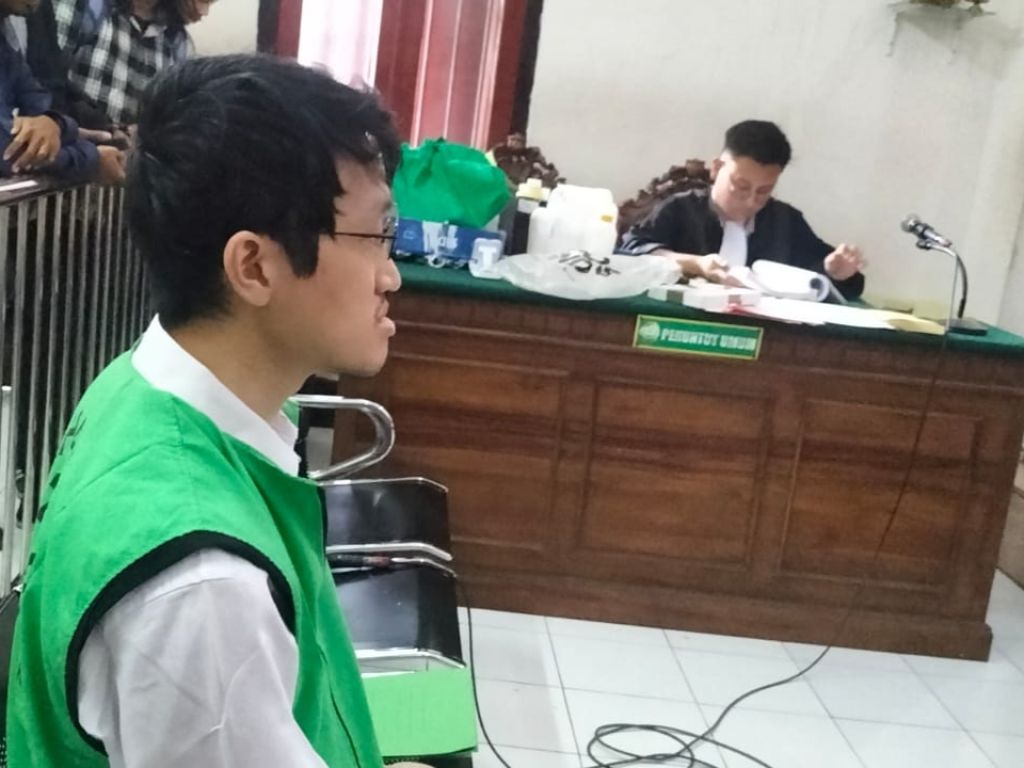 Impor Narkoba Jenis DMT, Penghuni Apartemen Anderson Tower Surabaya Disidang