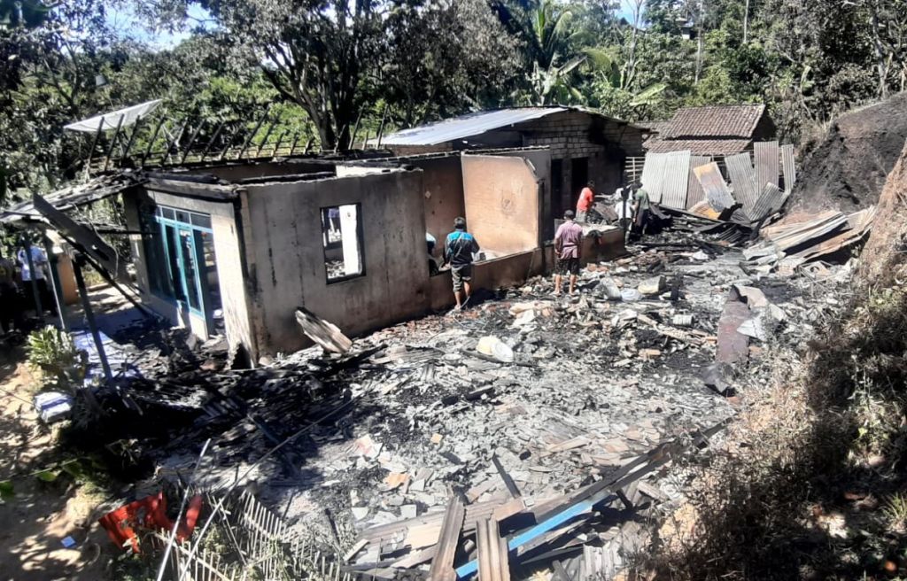 3 Rumah di Daerah Terpencil Situbondo Terbakar, Sumber Air dan Sinyal HP Jadi Kendala