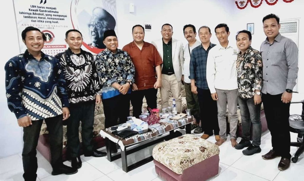 Mas Rio Minta Tim Hukum Tetap Mengawal Kebijakannya Selama Menjadi Bupati Situbondo
