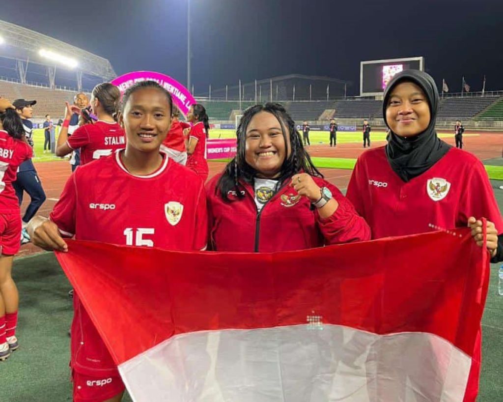 Dua Mahasiswi Unesa jadi Bagian Timnas Sepak Bola Putri Harumkan Nama Indonesia