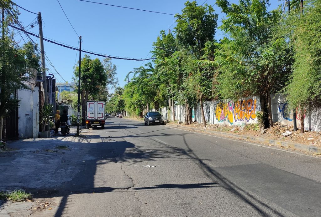 Pasangan Kekasih Jadi Korban Begal di Surabaya: Ditendang ke Selokan, Motor Digondol