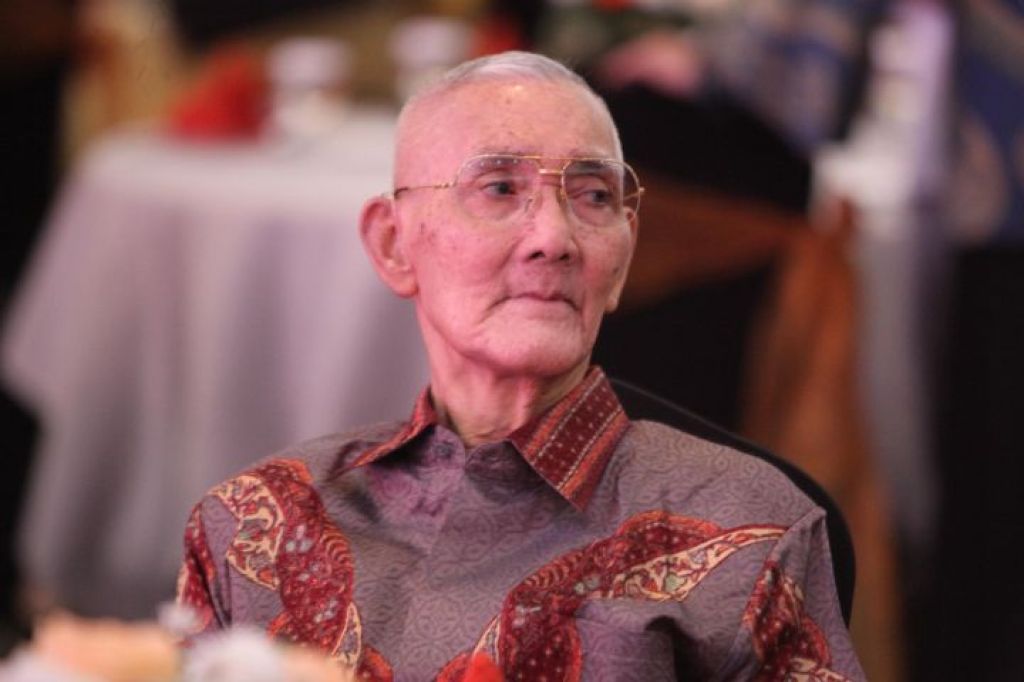 Wapres Ke-6 Try Sutrisno Wafat, TNI AD Berduka
