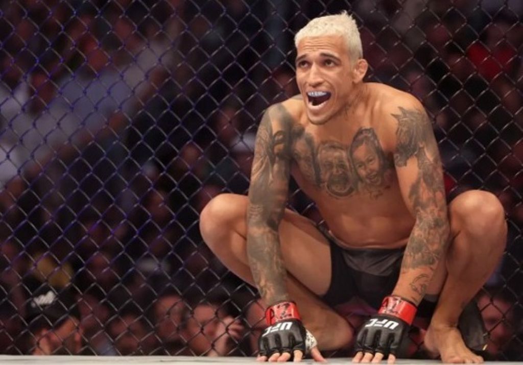 Dari Nyaris Pensiun hingga Bangkit di UFC Rio, Kisah Menggetarkan Charles Oliveira
