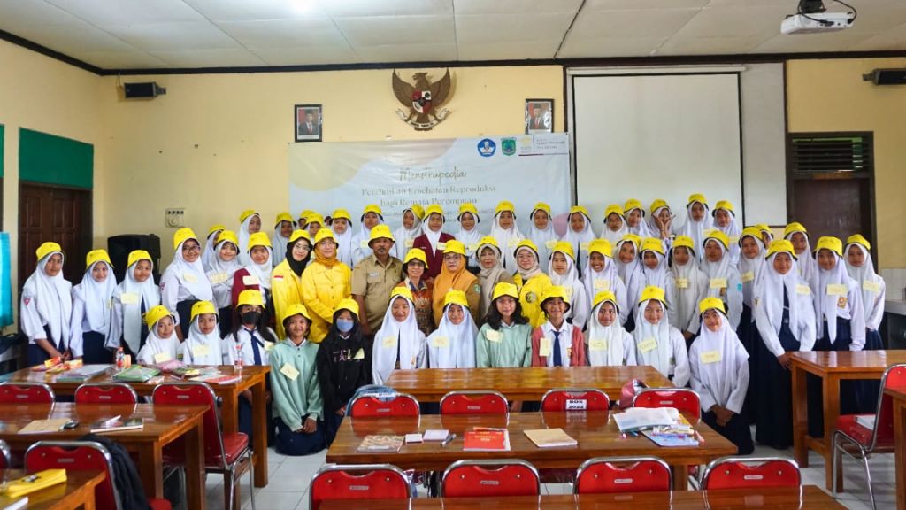 Tim SKSG UI Gelar Sosialisasi di SMPN 1 Tutur Pasuruan