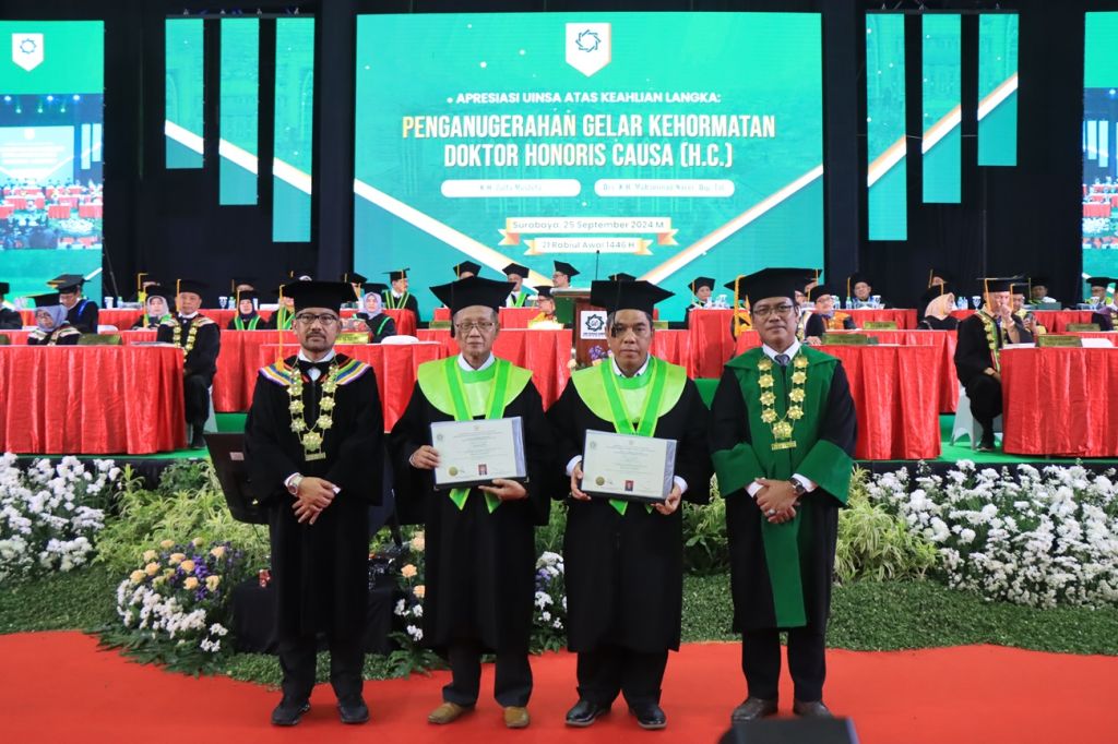 UINSA Anugerahkan Gelar Doktor Honoris Causa untuk 2 Kiai dengan Keahlian Langka