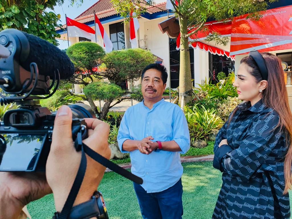 Setelah Menjadi Mahasiswa S3 Unair, Ashanti Kunjungi Kampusnya di Surabaya