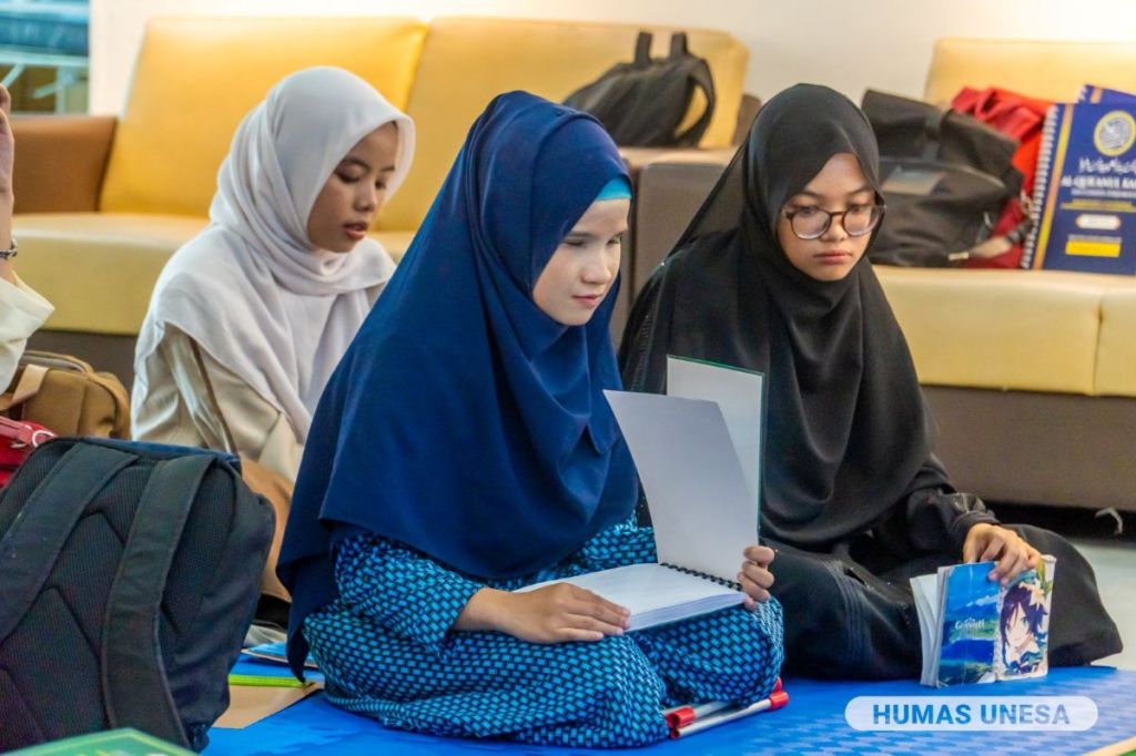 Mahasiswa Disabilitas Unesa Belajar Mengaji dengan Braille dan Bahasa Isyarat