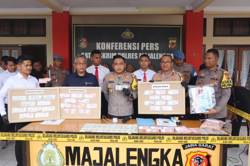 Sindikat Pengedar Uang Palsu Rupiah dan Dolar di Majalengka Dibongkar Polisi