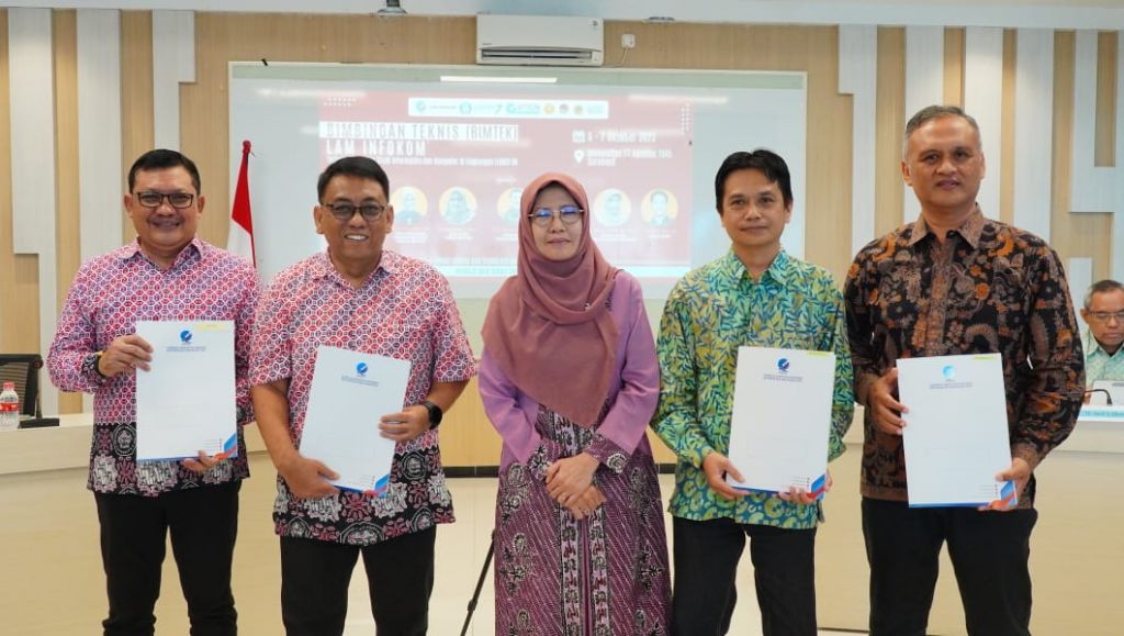 Sistekin Untag Surabaya jadi Tuan Rumah Bimtek LAM INFOKOM di Lingkungan LLDIKTI VII Jawa Timur