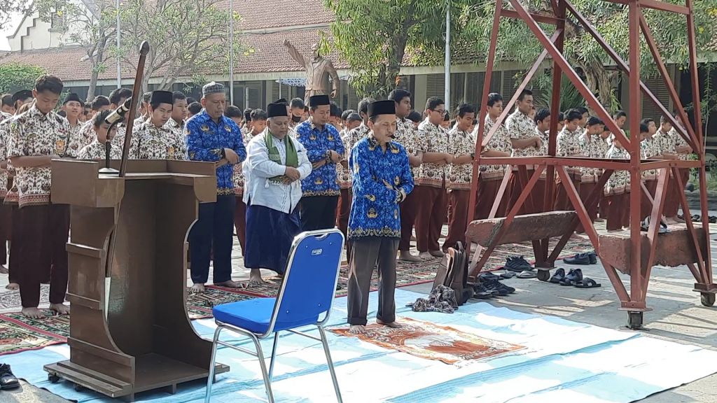 Ketika Para Pelajar di Kota Mojokerto Gelar Salat Meminta Hujan