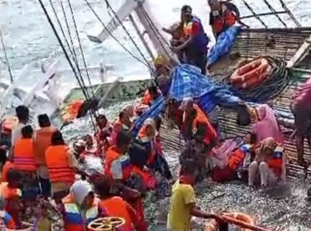KLM Lorena Safari Karam di Perairan Situbondo, 1 Penumpang Tewas dan Satu Hilang