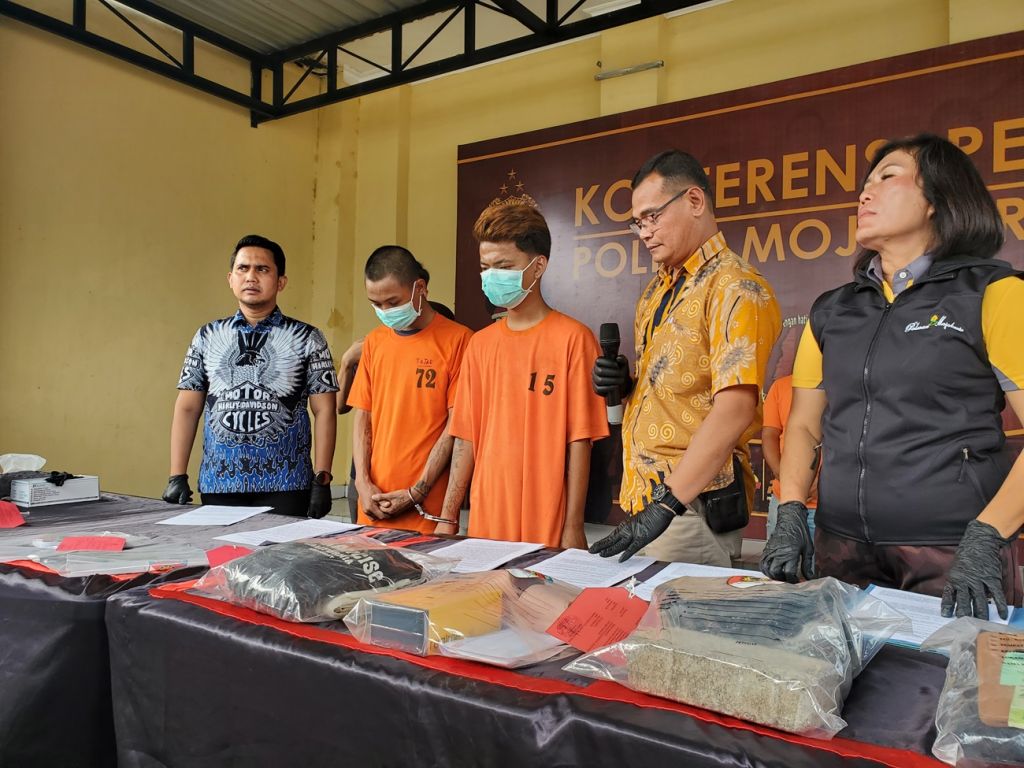Wanita Jadi-jadian Rampas Motor dan HP Pemuda di Mojokerto, Ini Tampangnya