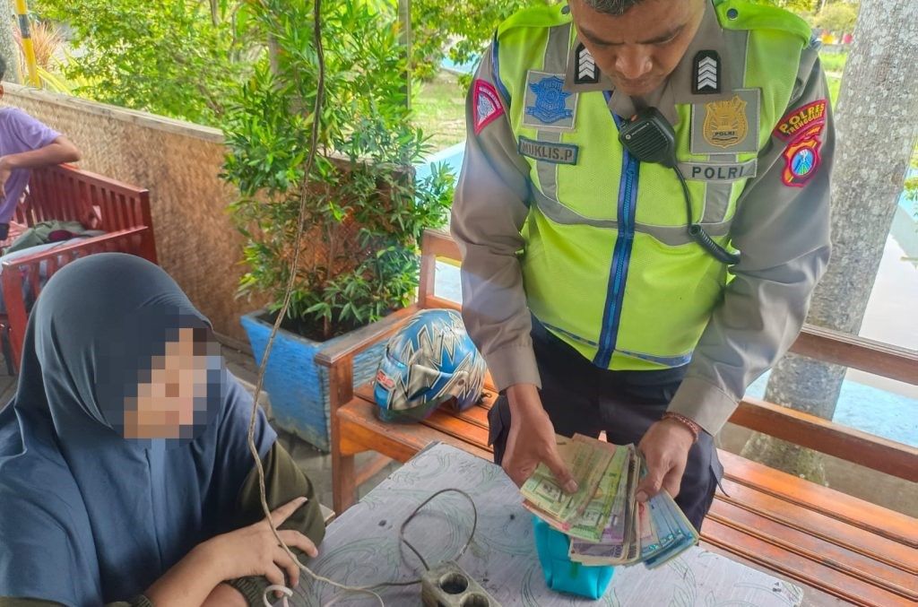 Curi Uang Dolar di Surabaya, Wanita ini Ditangkap saat Naik Bus ke Trenggalek