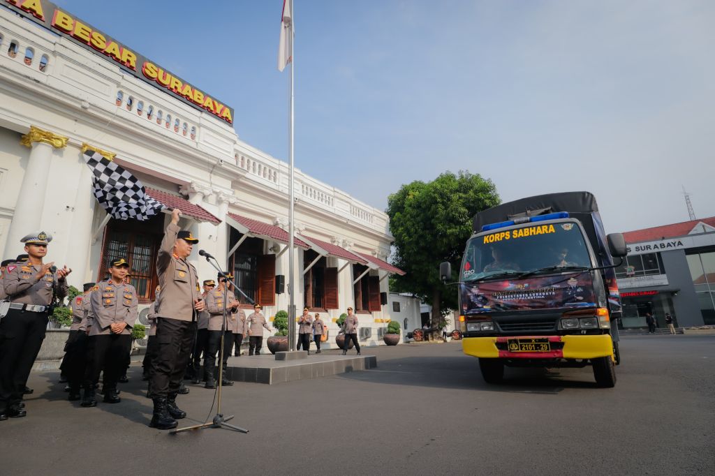 Polrestabes Surabaya Kirimkan Paket Bantuan untuk Palestina