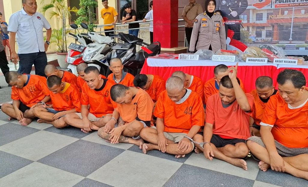 Perangkat Desa di Probolinggo Diborgol Karena Terlibat Peredaran Narkoba