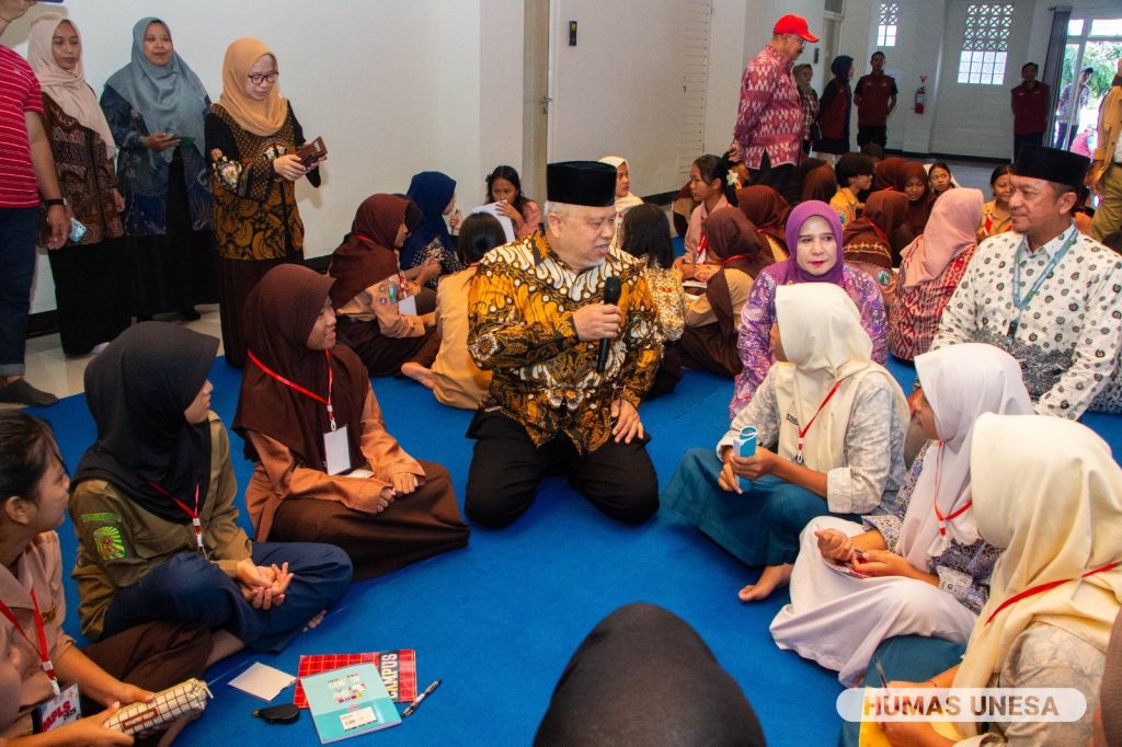 Tinjau Sekolah Rakyat Unesa, Komisi  VIII DPR RI Semangati Siswa Giat Belajar-Ibadah