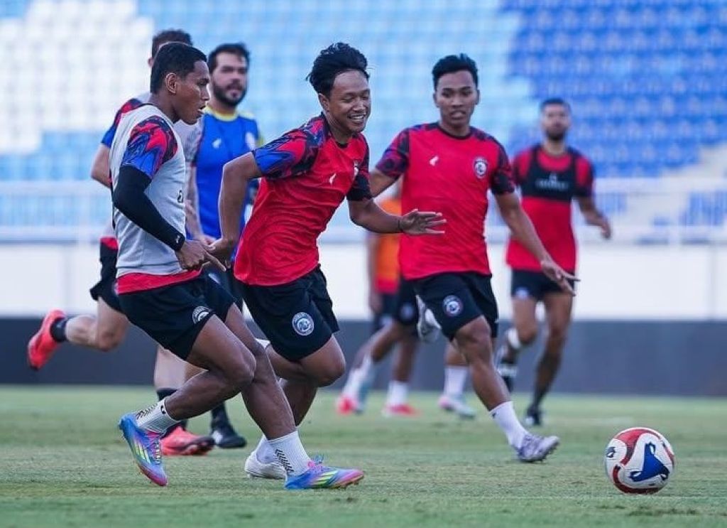 Arema FC Siap Pertahankan Rekor Kandang, Dewa United Datang dengan Tekanan