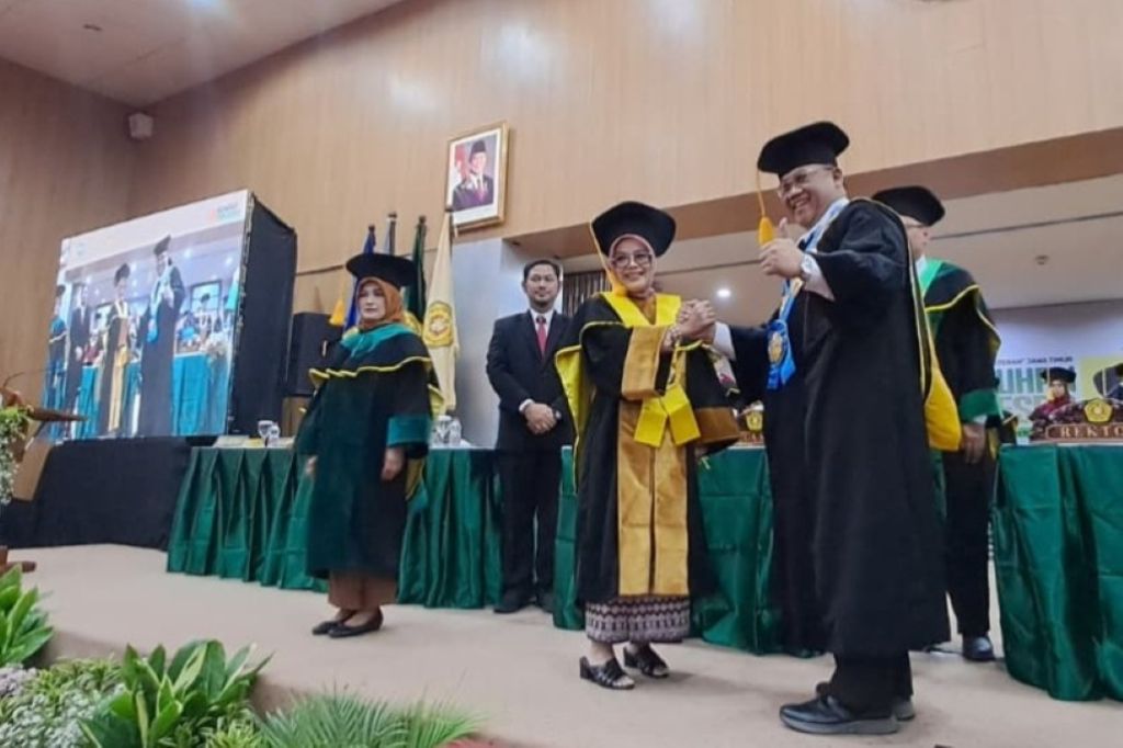 UPN Veteran Jatim Kukuhkan Dua Profesor Bidang Manajemen Publik dan Proteksi Tanaman