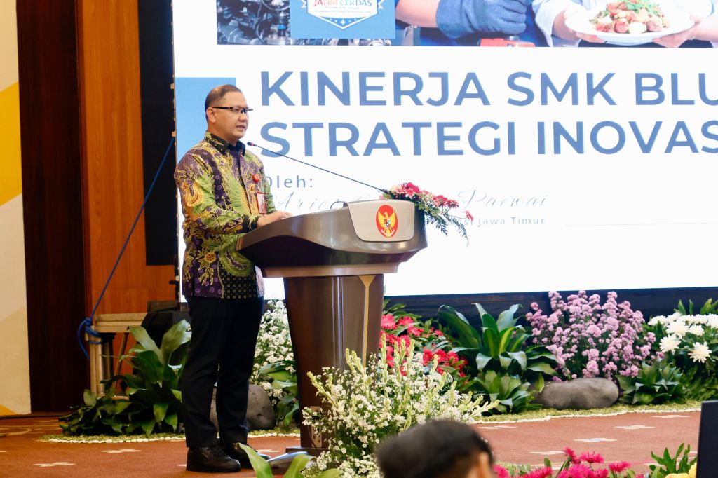 Jatim Retreat 2026! Paparan di Hadapan Gubernur Khofifah, Kadisdik Dorong SMK BLUD Perkuat Jejaring Vokasi dan Kolaborasi DUDI
