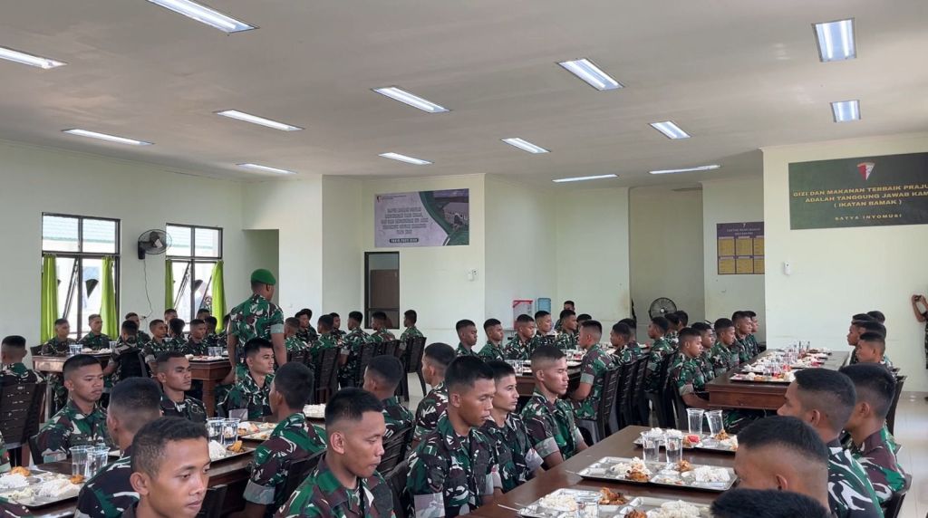 Bangun Kebersamaan Prajurit, Yonif 806 Siapkan Ruang Makan Representatif