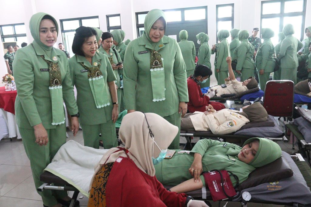Persit Rem 052/PD Jaya Gelar Donor Darah, Wujud Kepedulian Kemanusiaan