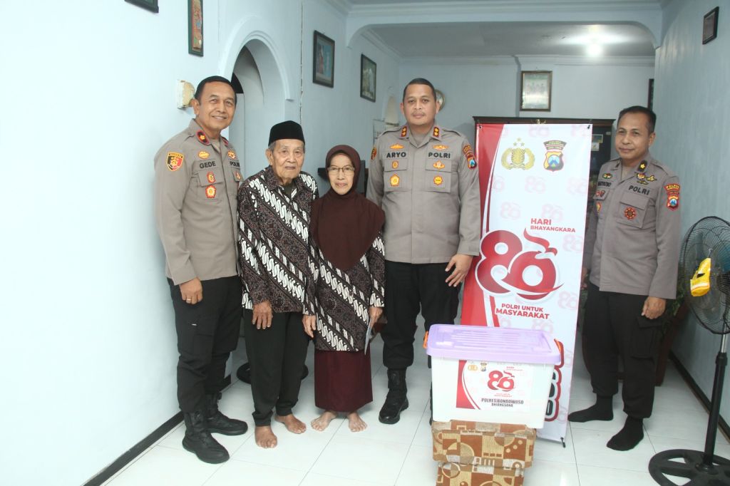 Hari Bhayangkara ke-80, Kapolres Bondowoso Tebar Kepedulian untuk Purnawira dan Warakawuri