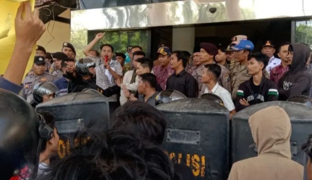 Demo di Pamekasan, Mahasiswa Soroti Dugaan Jual Beli Jabatan dalam Rotasi OPD