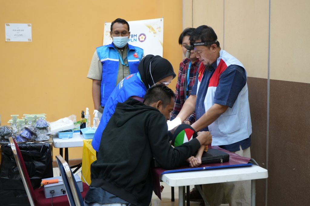 YBM PLN UP2B Jakban Perkuat Kepedulian Sosial melalui Program Khitan Massal Gratis bagi Anak Yatim dan Dhuafa