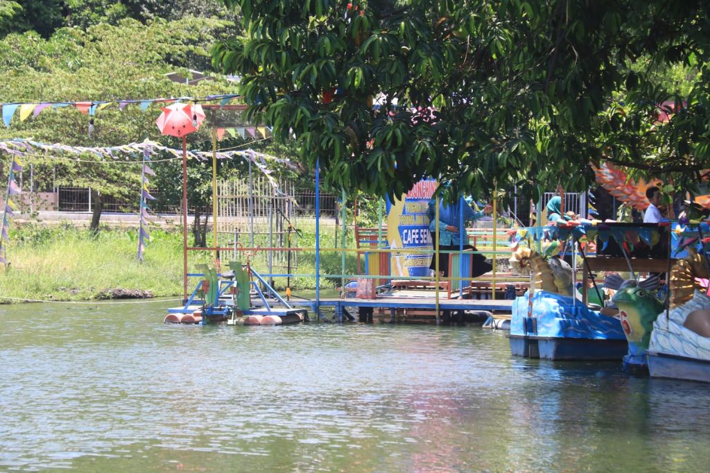 Nikmatnya Makan dan Minum di Wisata Air Sumber Dhuwur Desa Wonosari, Mojokerto
